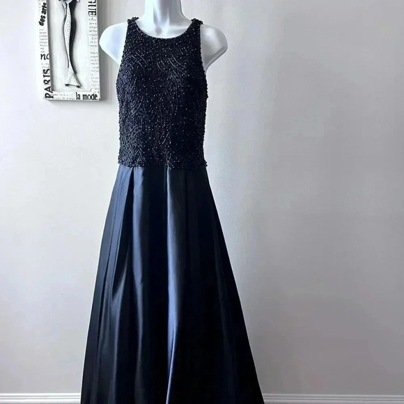Vintage Victoria Black Silk Beaded Sequin Ball Gown Evening Dress Size 10 - Picture 1 of 15